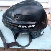 Продам хоккейный шлем.