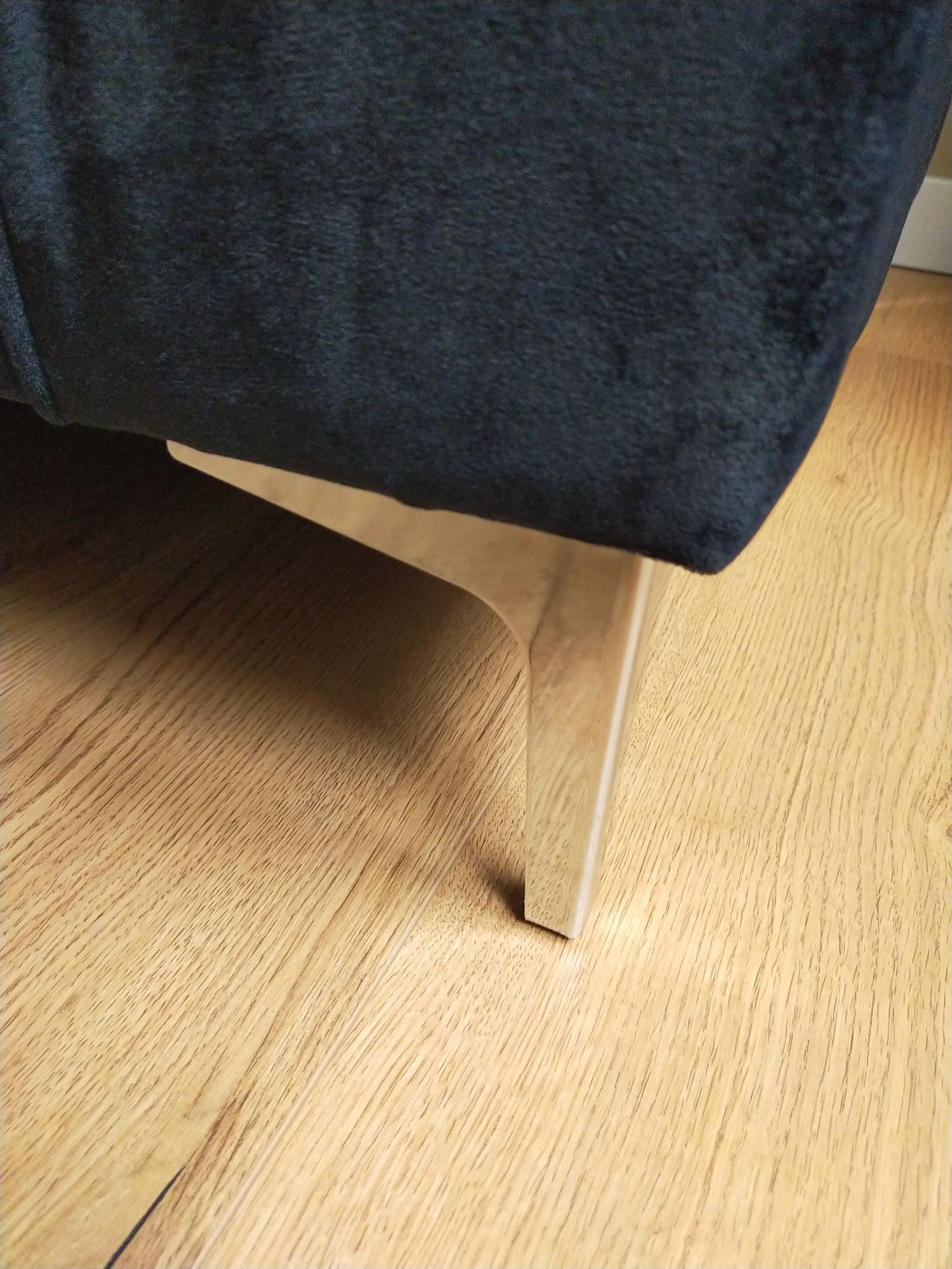 Stylowa czarna Sofa 3-osobowa  polskiego producenta