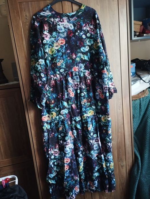 Sukienka elegancka w kwiaty 100% wiskoza