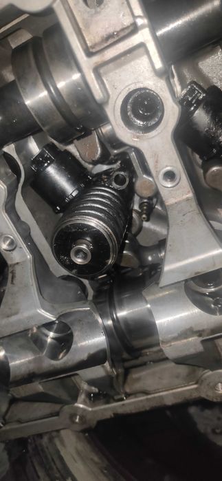 Насос форсунка на Skoda Volkswagen 2.0TDI BKD BKP BNM AZV BMR