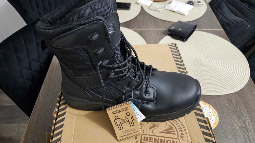 Sprzedam buty wojskowe