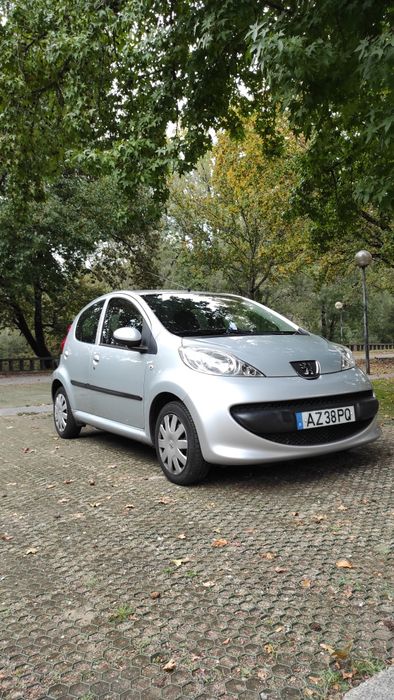 Peugeot 107 1.0 – 2008 em ótimas condições