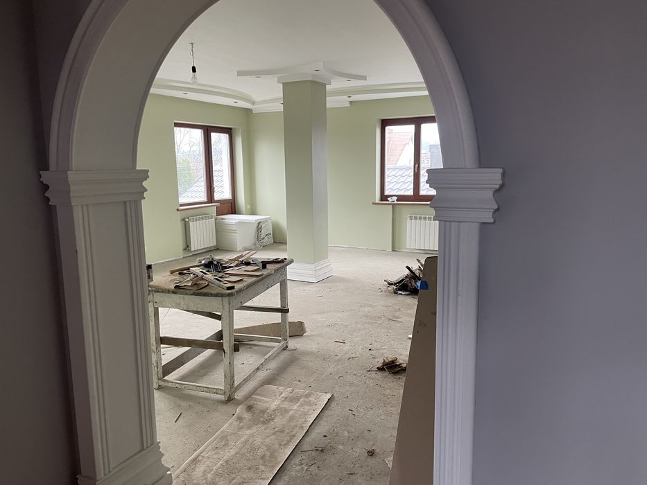 Будинок з прилеглою земельною ділянкою