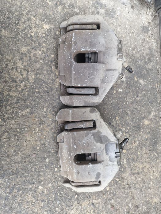 Zaciski jażma bmw e92 335i przód hamulce