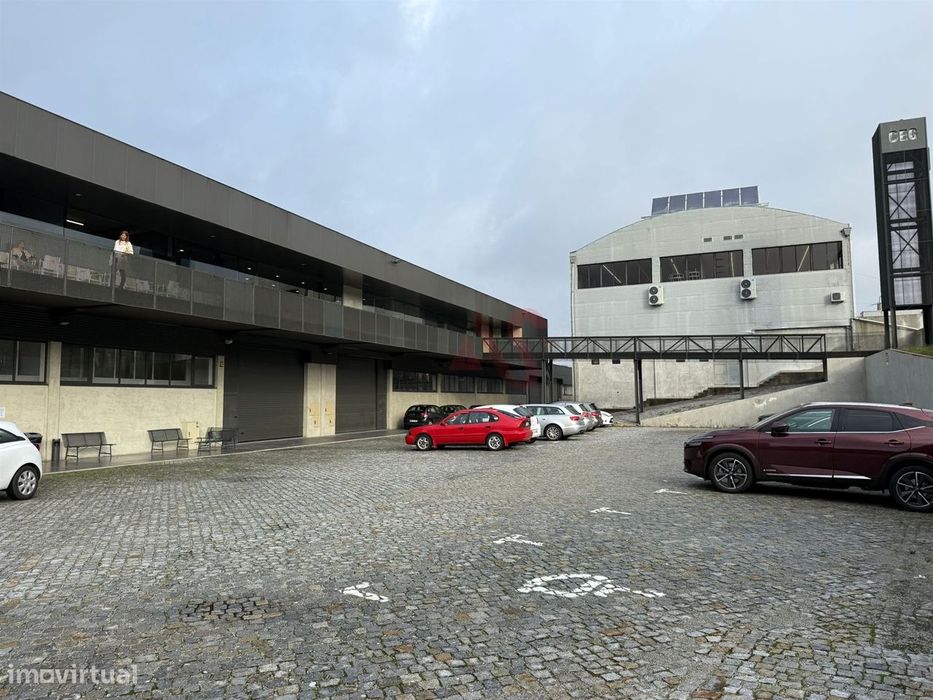 Pavilhão Industrial para arrendamento com 1.080 m2 Fermentões, Guimarã