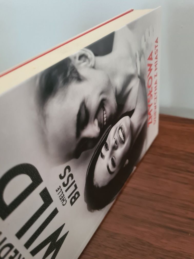 Zmysłowa dziewczyna z miasta - Chelle Bliss, Meredith Wild
