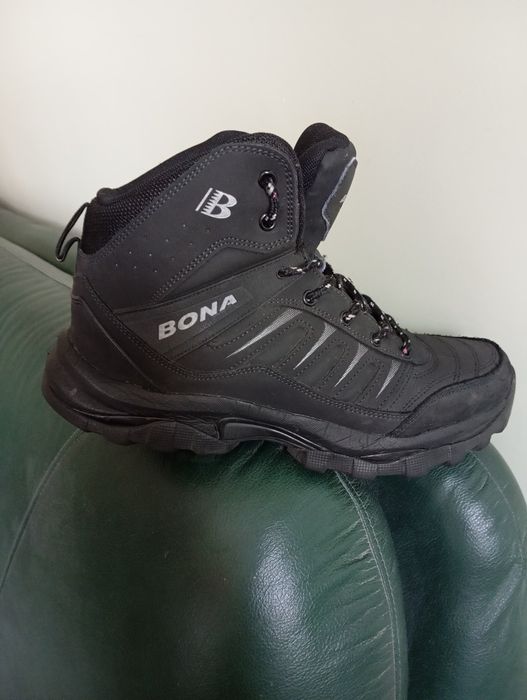 Кросівки Бона , відмінний стан,утеплені р.41, 27см
