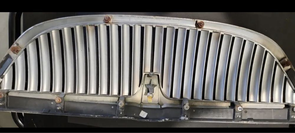 Lincoln Navigator  grill atrapa uzywana