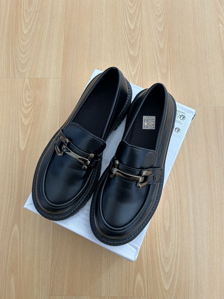 Mocassins preto (37/38)