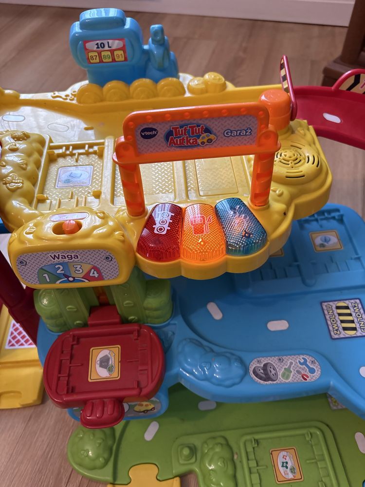 Zabawki Garaż vtech + samochodziki