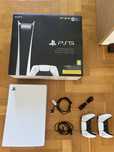 PlayStation 5 Digital Edition – używana, 2 pady