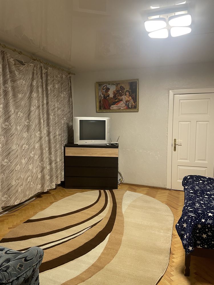 Самий центр - подобово. 2х  апартаменти в будинку з власним подвір’ям