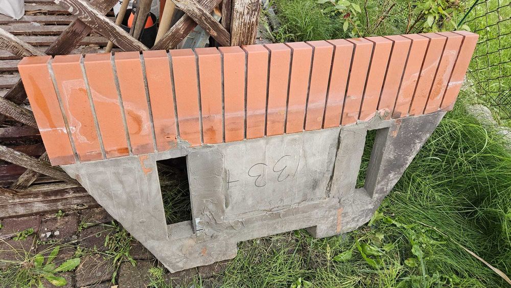 Kominek żeliwny Chemines Philippe 70 x 55 z ramą i półką