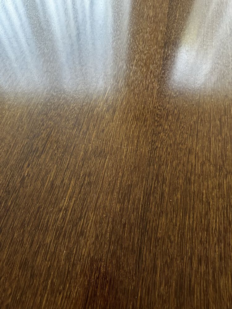 Vendo mesa sala e 5 cadeiras