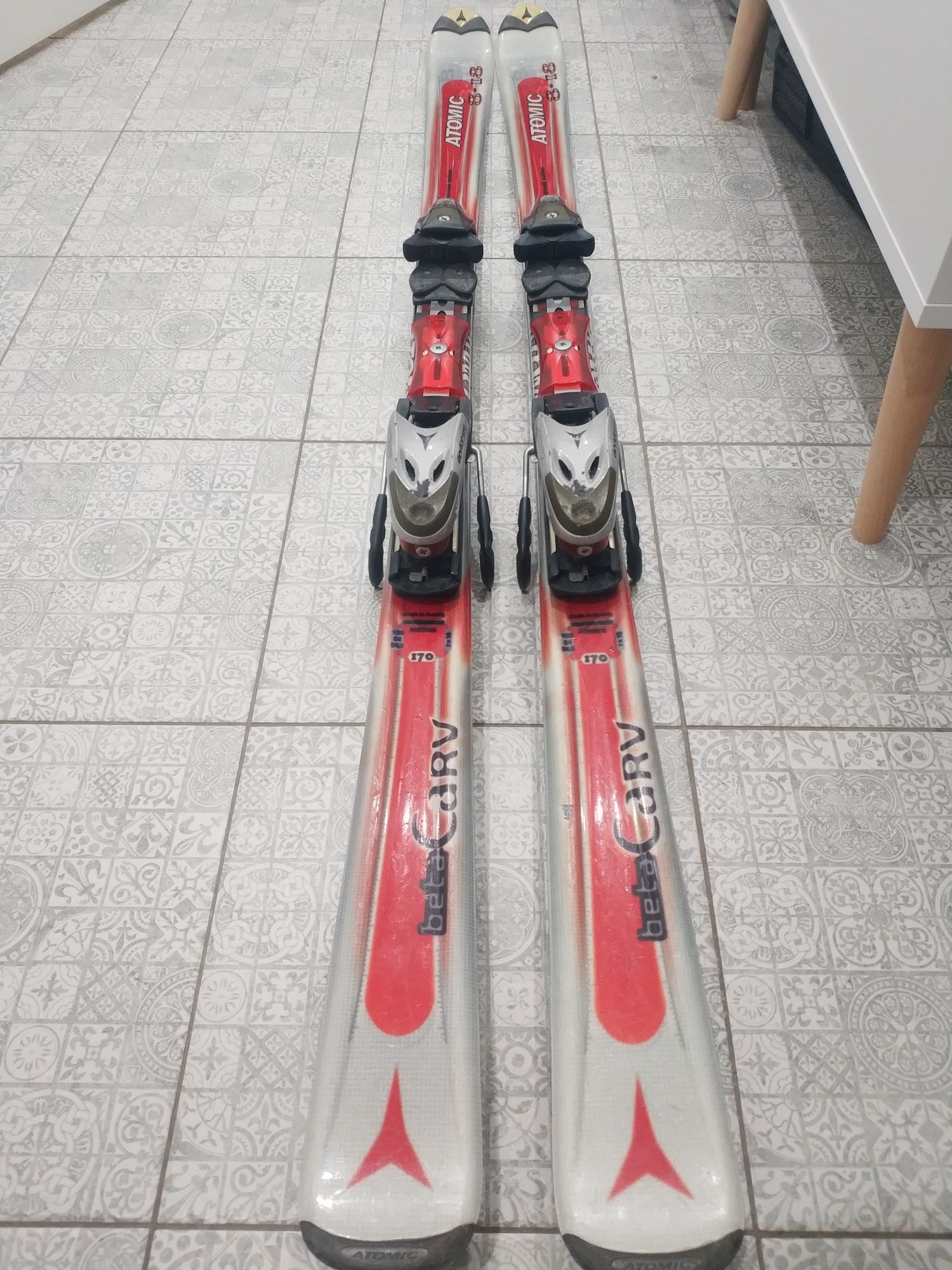 Narty Atomic Beta Carv 8.18