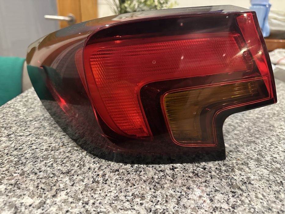Farolim traseiro astra J 5 portas