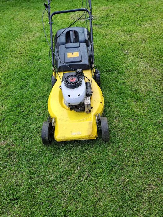 Бензинова газонокосарка