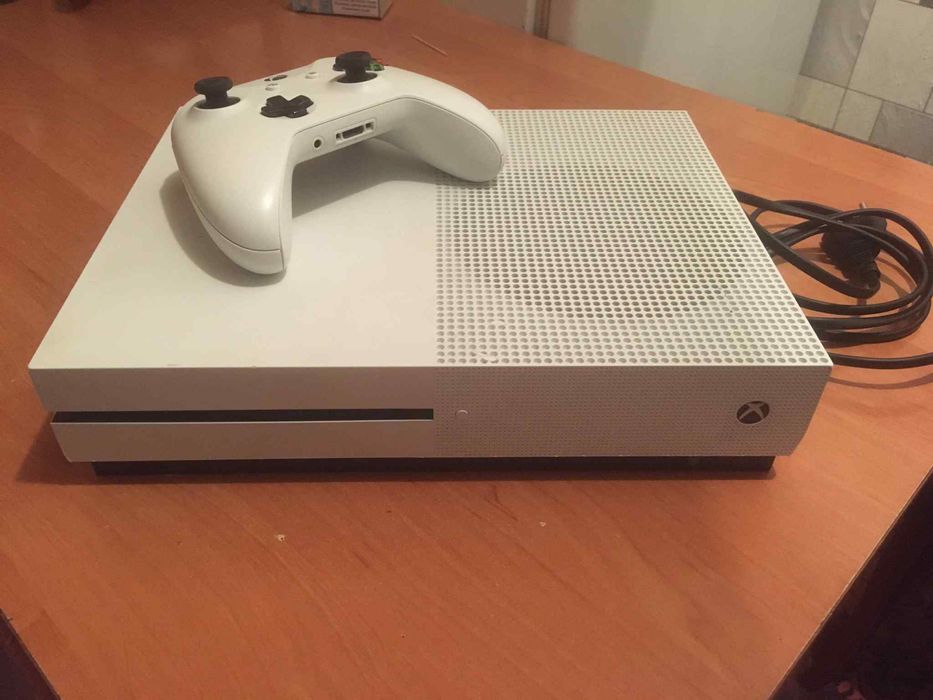 Продам Xbox One 500 gb