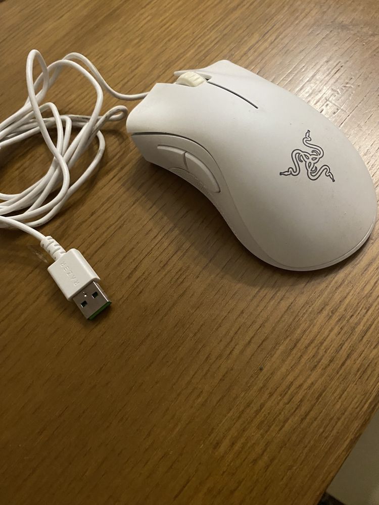 Razer DeathAdder Essential - White Edition (6400 DPI) Como Novo