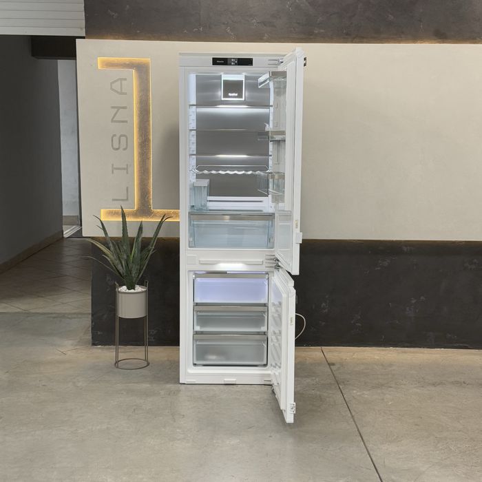 Вбудований двокамерний холодильник KFN7785D!