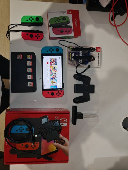 Nintendo switch oled, ZESTAW Z 4 padami i 6 grami