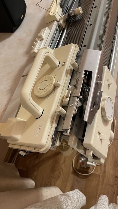 Продам вʼязальну машину Silver Reed SRP60N