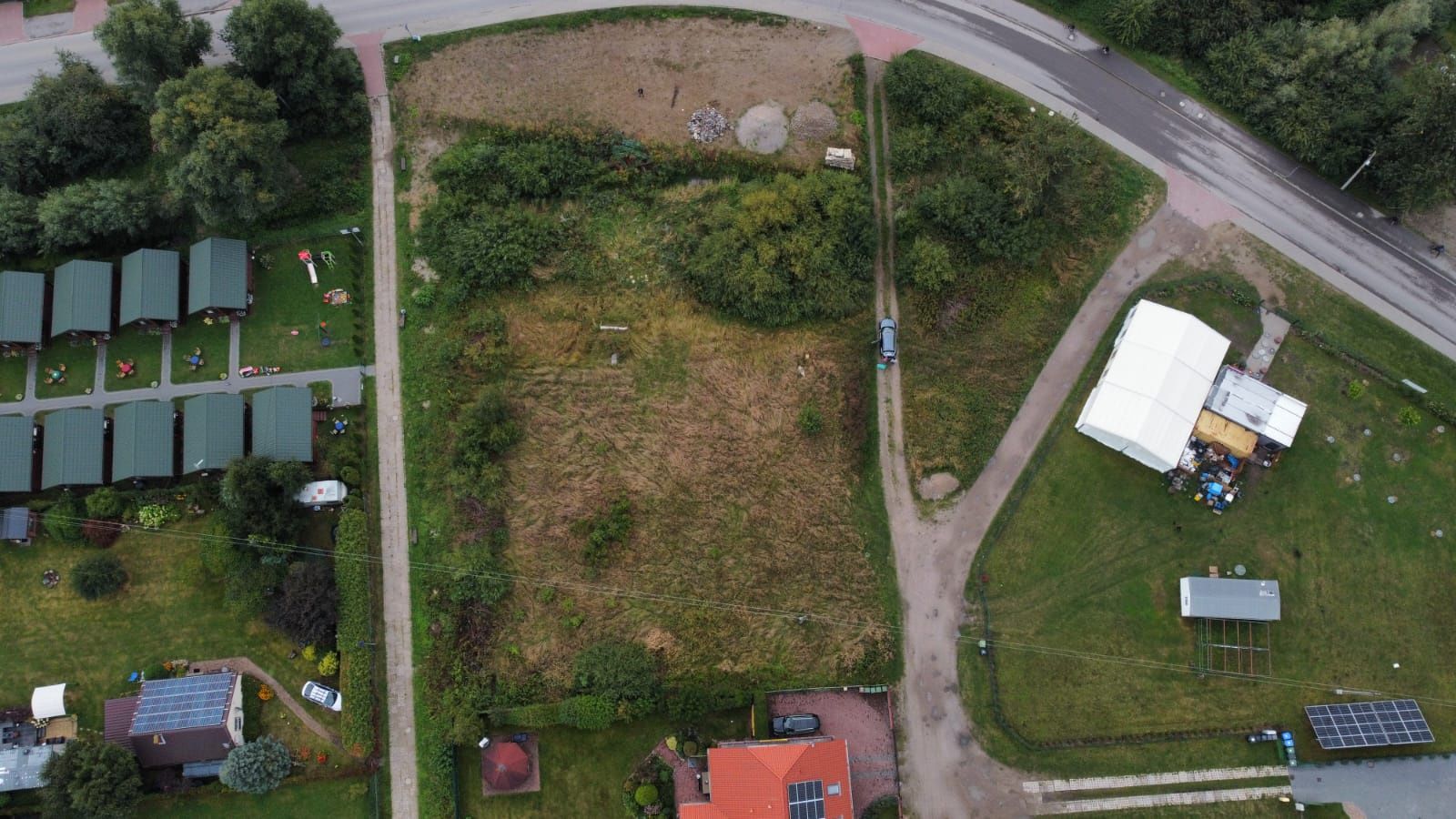 Działka nad morzem Gąski przy wejściu na plażę