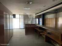 Loja Comercial em  Santa Maria de Lamas