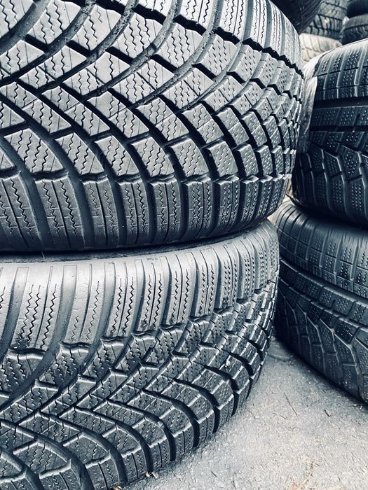 Шини 215 50 R18 bridgestone 2023 рік 90%