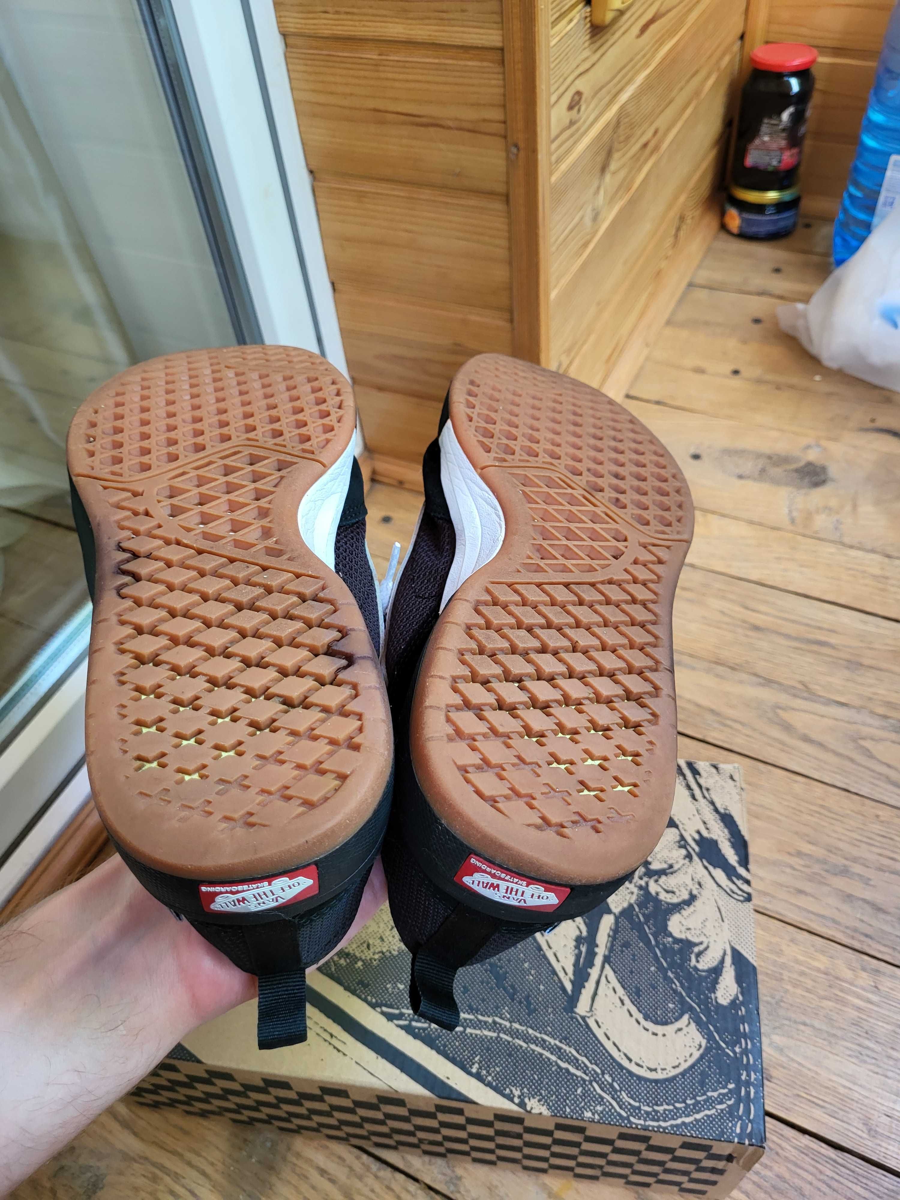 Кеди Vans чорні 44,5