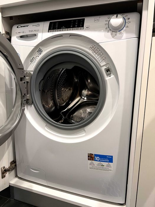 Máquina de Lavar Roupa Candy – 9 kg / 1400 rpm – Como Nova