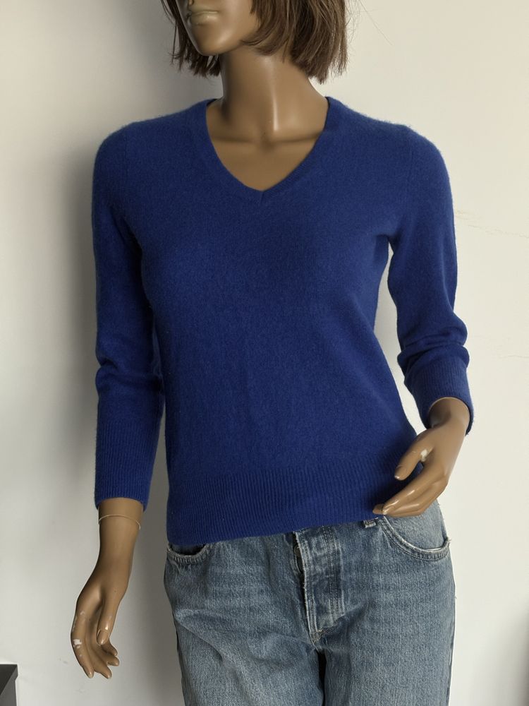 Sweter kaszmiorwy chabrowy dekolt v S