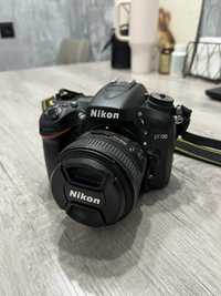 Nikon D7100 + Nikkor 50 mm
