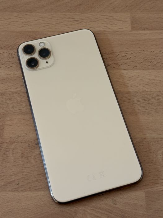 Iphone 11 pro max 64gb dourado ios 26 desbloqueado(ACEITO RETOMA)