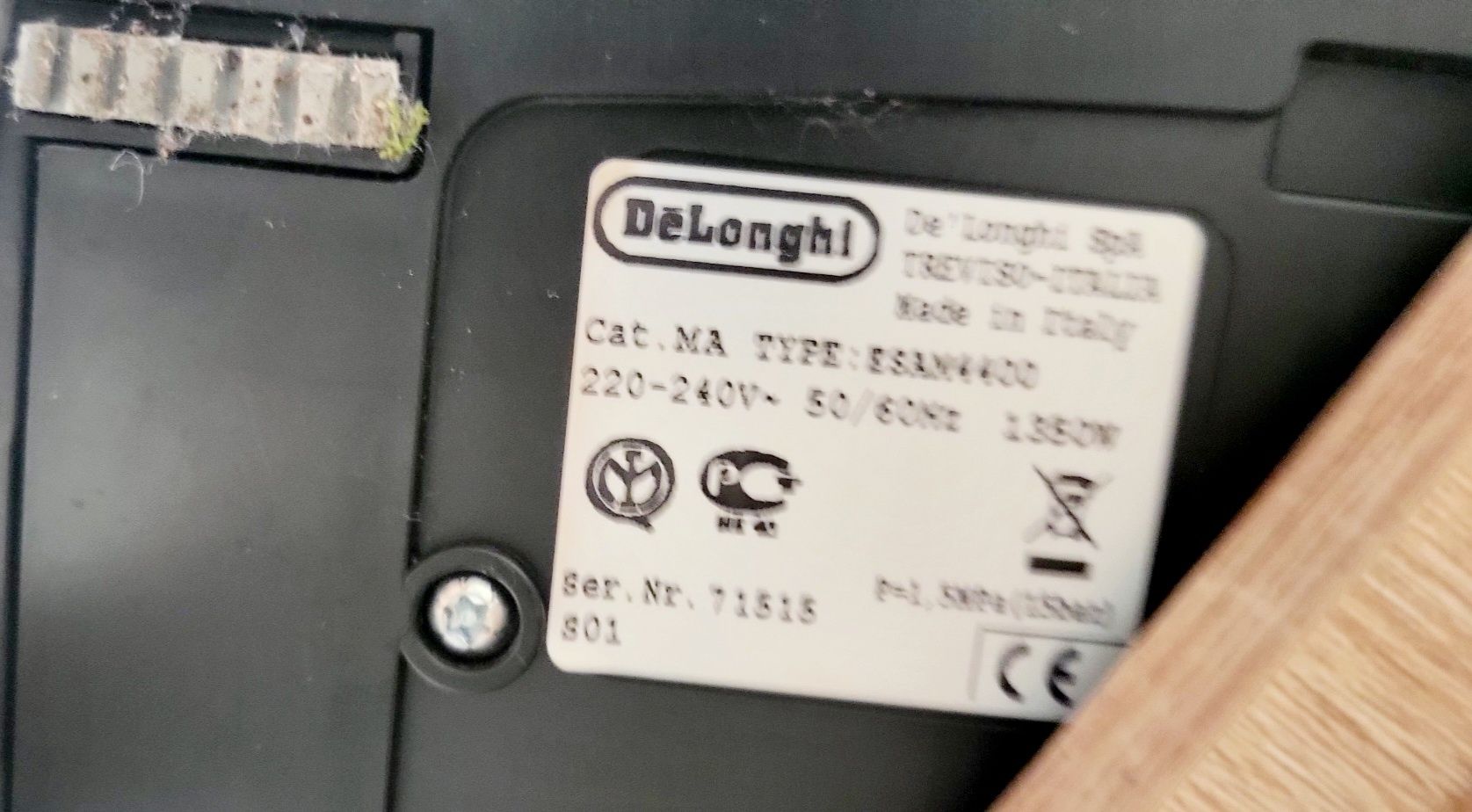 Ciśnieniowy ekspres do kawy Delonghi Magnifica ESAM 4400