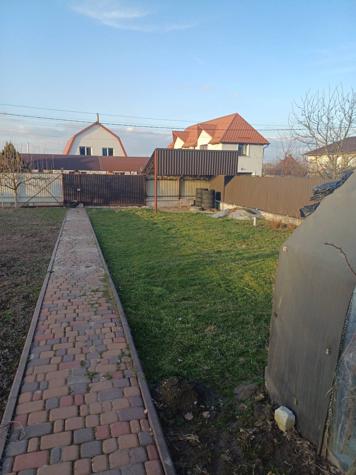 Тарасівка, будинок на 2 ОКРЕМІ ВХОДИ, 13 сот.всі КОМУНІКАЦІЇ,жилий