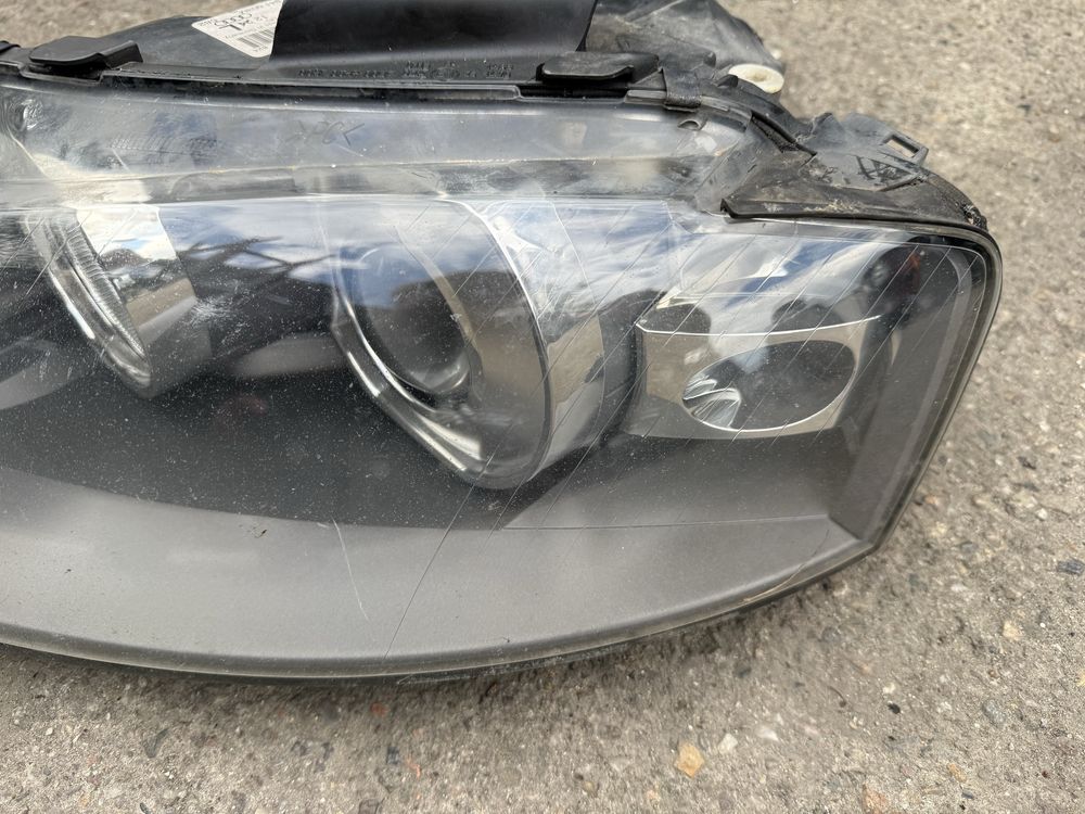 Audi A3 8P Lampa Lewy Przód Xenon