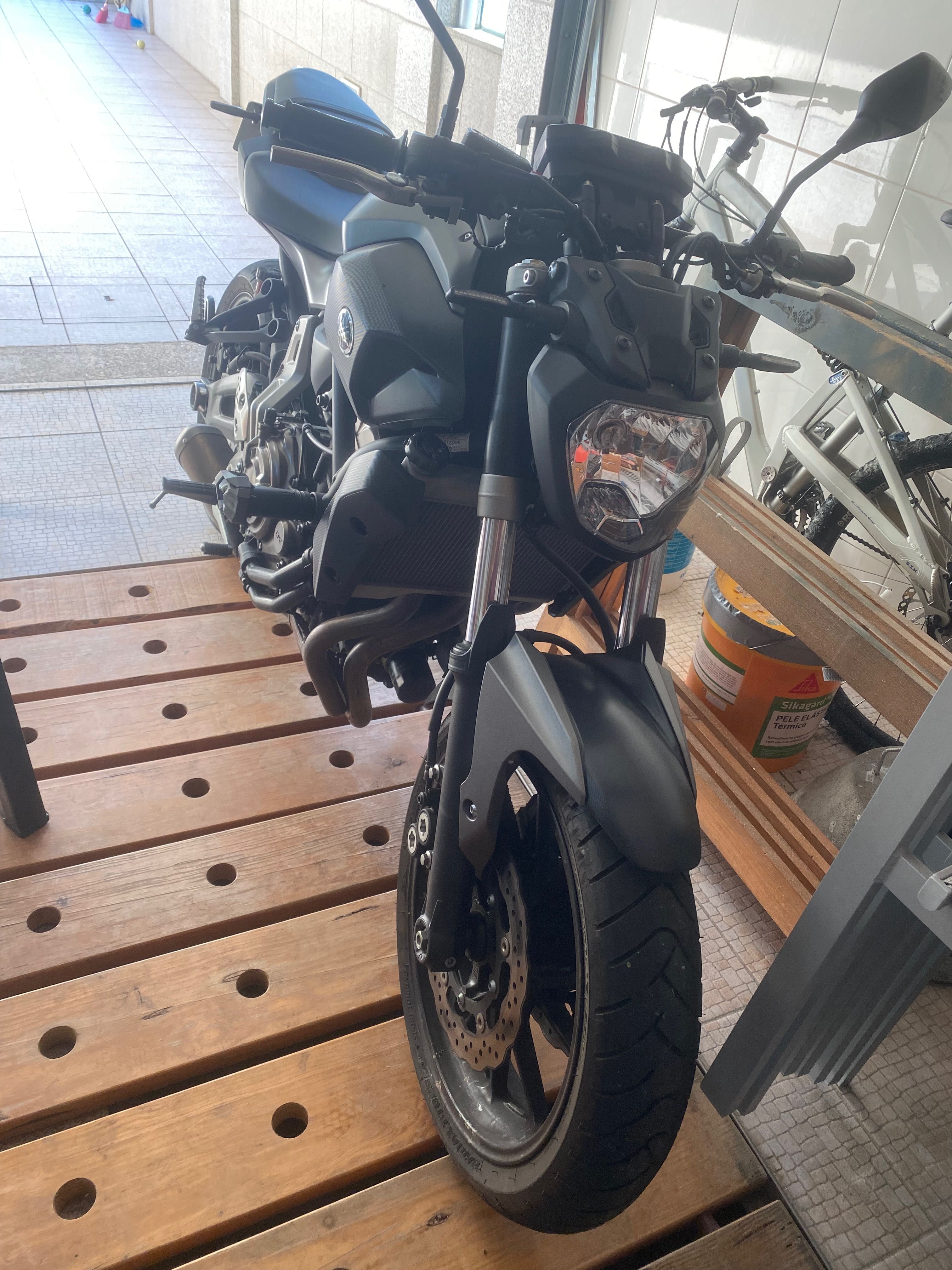 Vendo Yamaha MT07 como nova