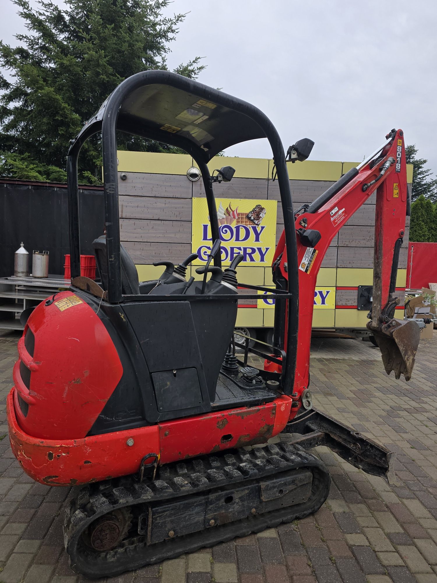 Mini koparka Jcb 8018