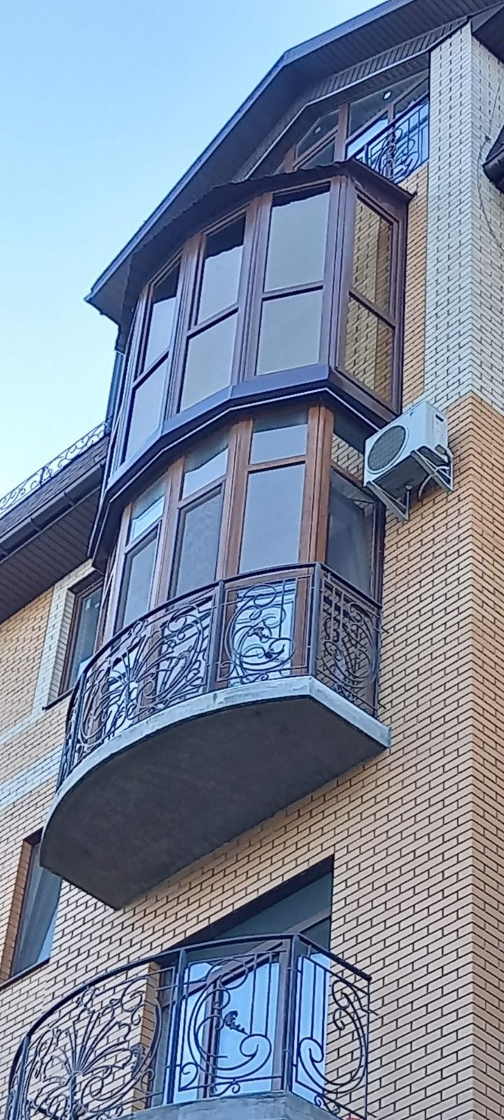 Балконний блок. Установка балкона Хмельницький. Французький балкон.