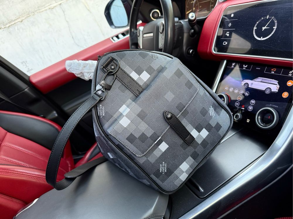 Louis Vuitton Keepall сумка мужская черная пиксель спортивная кожаная