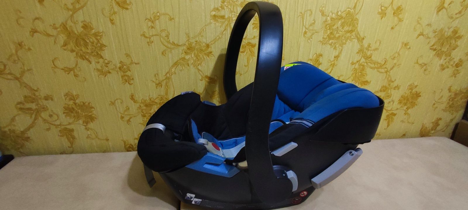 Автокрісло cybex aton3.