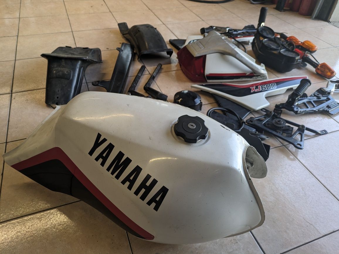Yamaha Xj600 Części (zbiornik, kanapa, plastyki, licznik, sety, lampa)