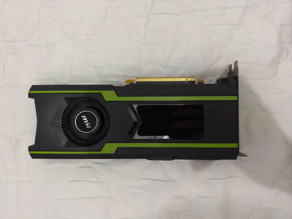 GTX 1080 Ti MSI com backplate personalizado