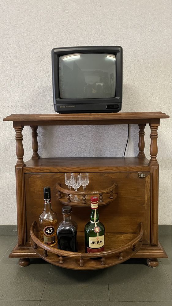 Móvel TV e mini bar