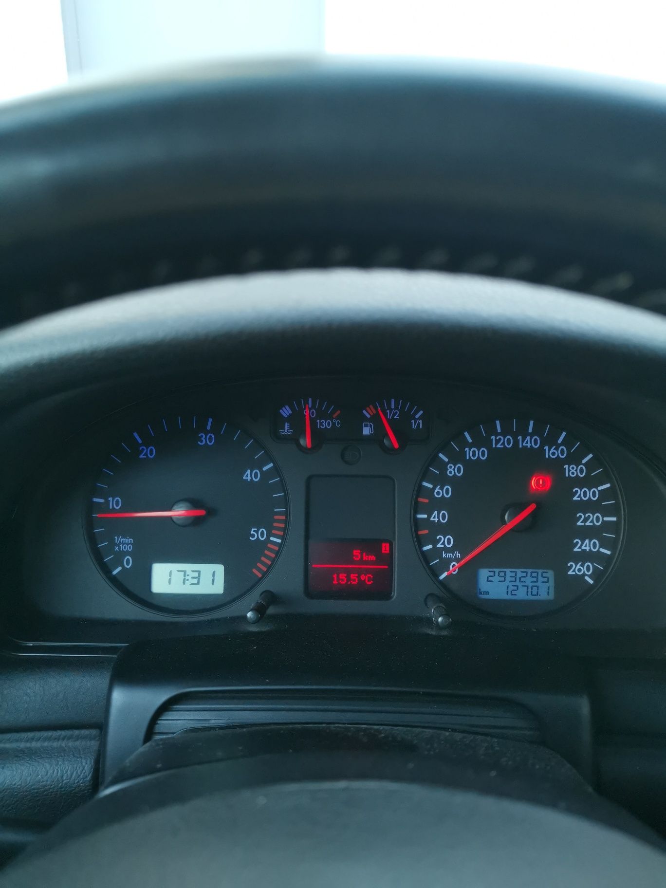 Vende se impecável
