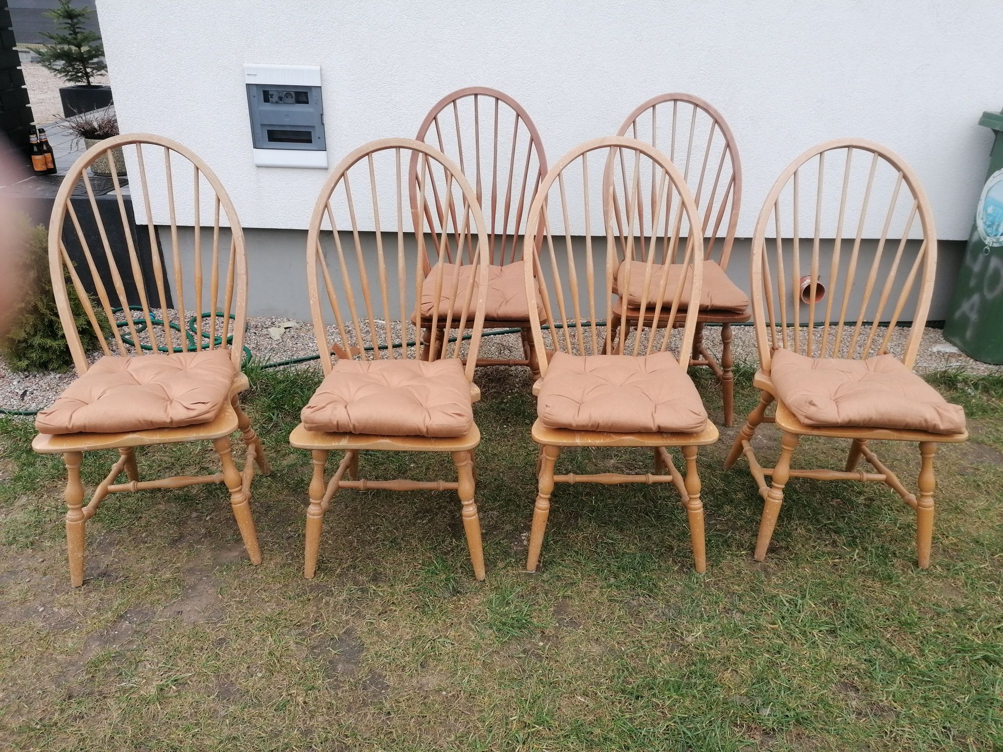 Krzesła drewniane Windsor
