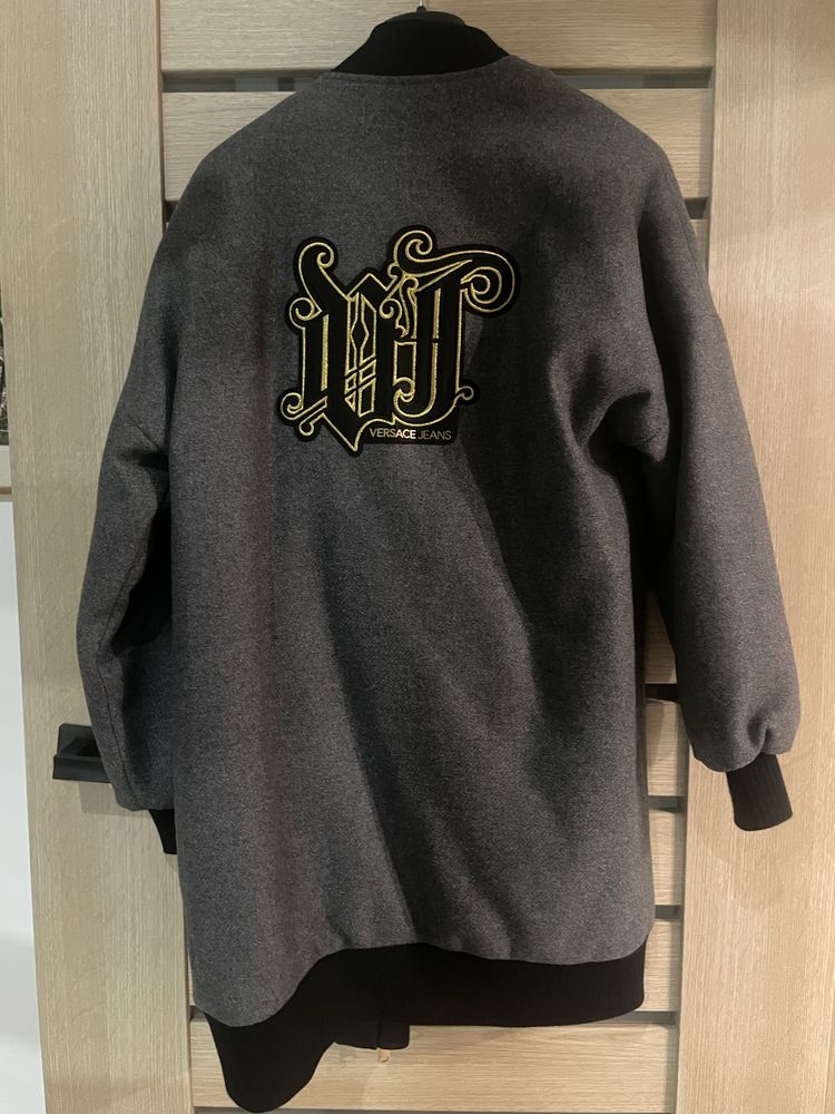 Plaszczyk bomberka Versace Jeans r. S nowy z metką