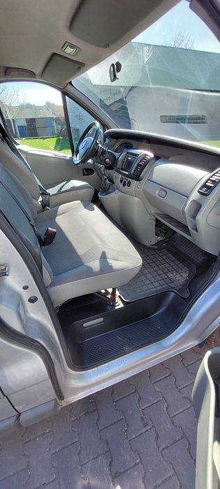Opel Vivaro 2.0/ 9 osobowy