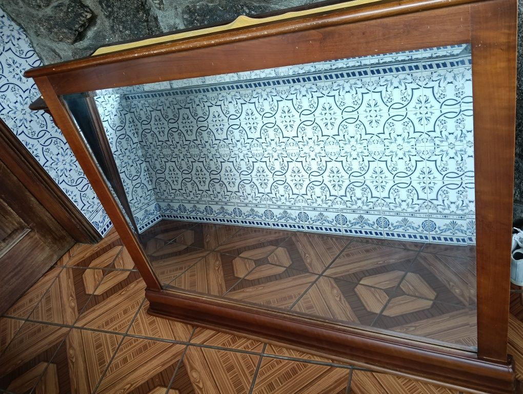 Móvel de arrumação com espelho grande madeira